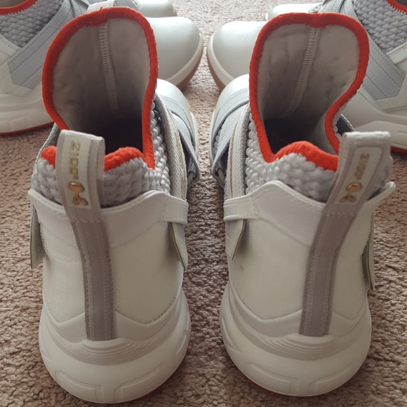 ☆New☆ Nike LeBron Soldier 12 Light Bone - Picture 2 of 8
